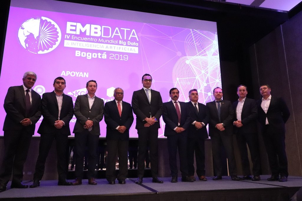 JCastroS's tweet image. Hoy participamos en el lanzamiento del IV Encuentro Mundial Big Data &amp;amp; Inteligencia Artificial #EMBData, que será el 19 y 20 de junio de 2019. Para lograr la #TransformacionDigital es crucial avanzar en la implementación de estas tecnologías. #ElFuturoDigitalEsDeTodos