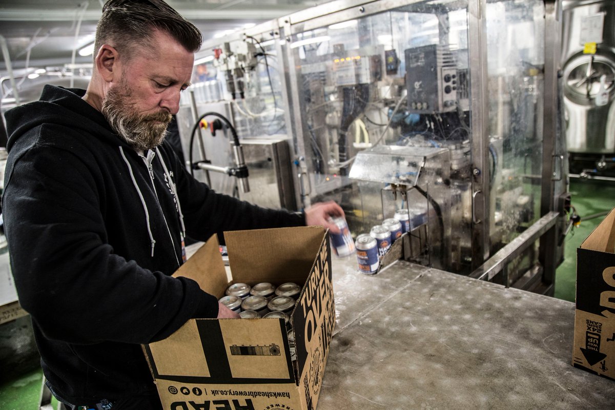 HawksheadBrewer's tweet photo. WELCOME TO THE WORLD LIL GUYS!!
Jay & Dave have been canning #FiveHop and #SessionIPA today!
#lilguys #bigflavour #canning #canwedoit #yeswecan #beerfromthelakes #hawksheadbrewery https://t.co/JJpxTGz7iN