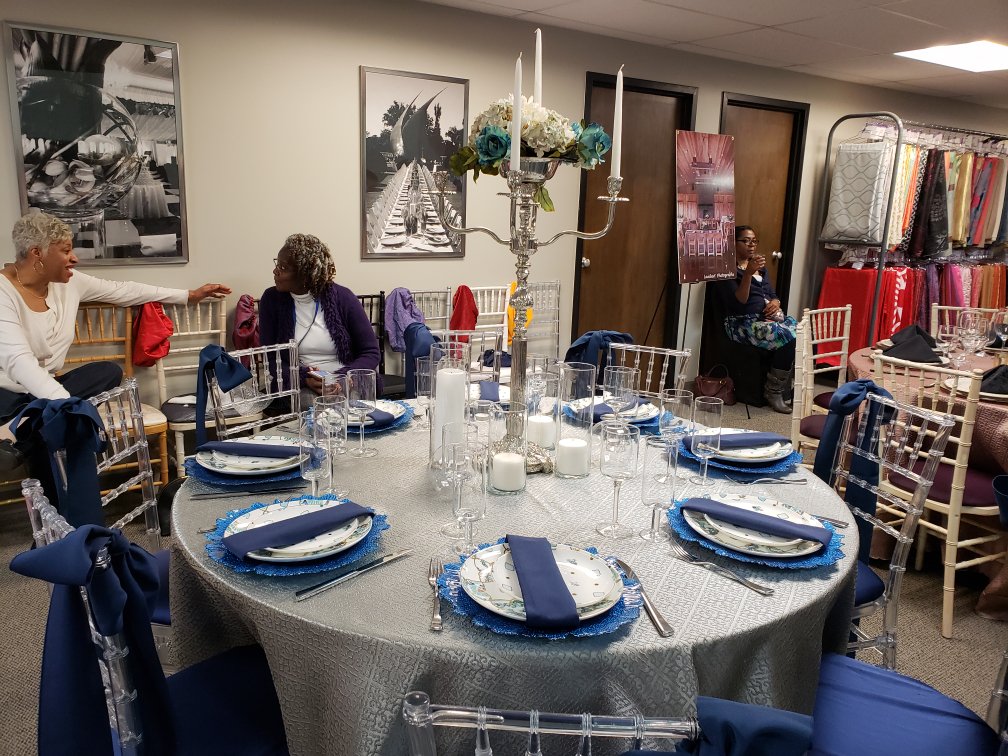 LIrentsEvents's tweet photo. We loved hosting the Wedding Pros of Columbus event in our showroom last night. It was a great turnout and we look forward to hosting this event again in the future! https://t.co/FaTgSL6BlQ