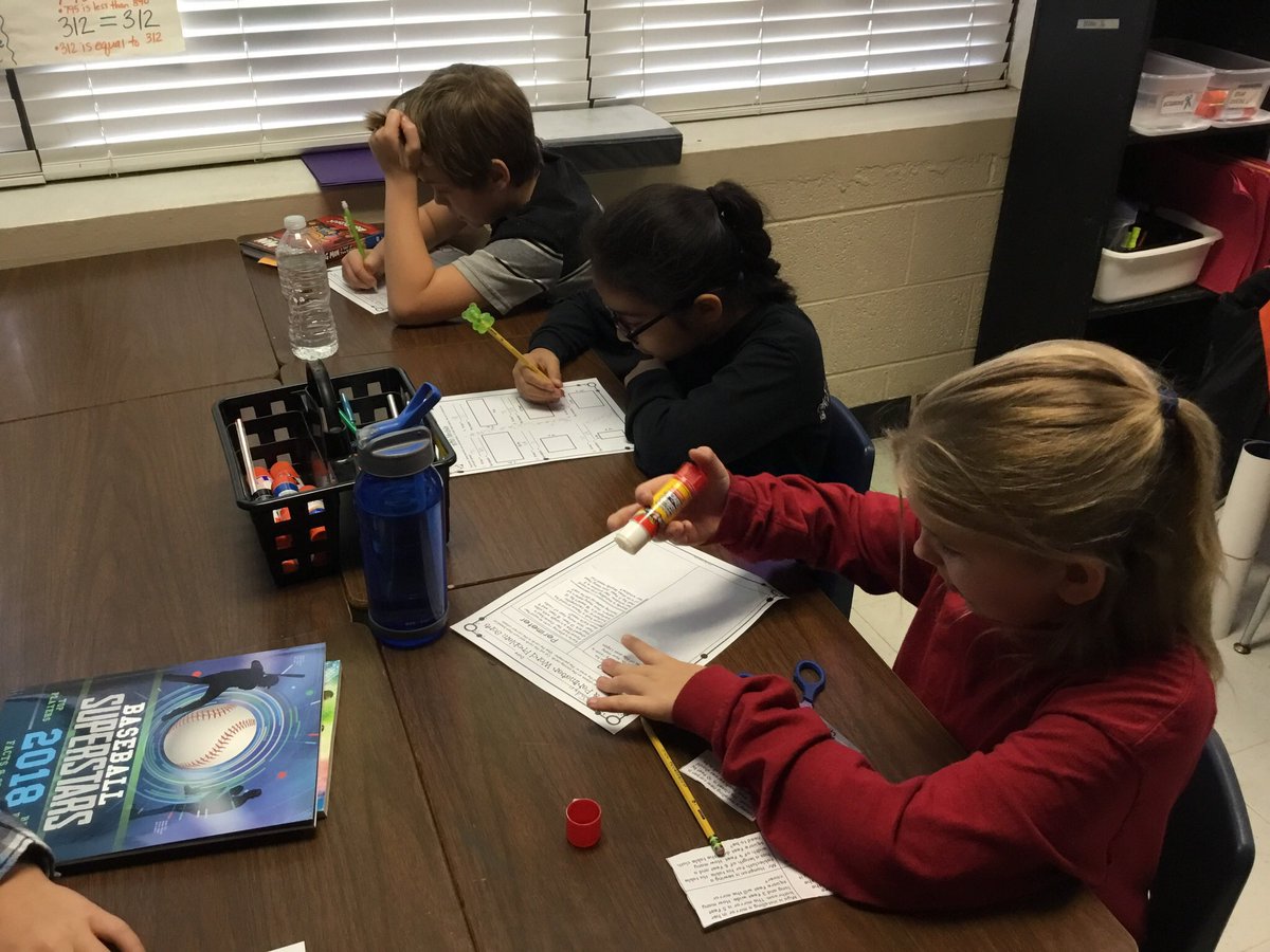 TweetDCS_OGCES's tweet photo. Just wanted to post some pics of some OGCE kids and teachers giving it their all!  Love the dedication and determination! #TeamDCS #RaiseTheBar https://t.co/2PzmgPV2fx