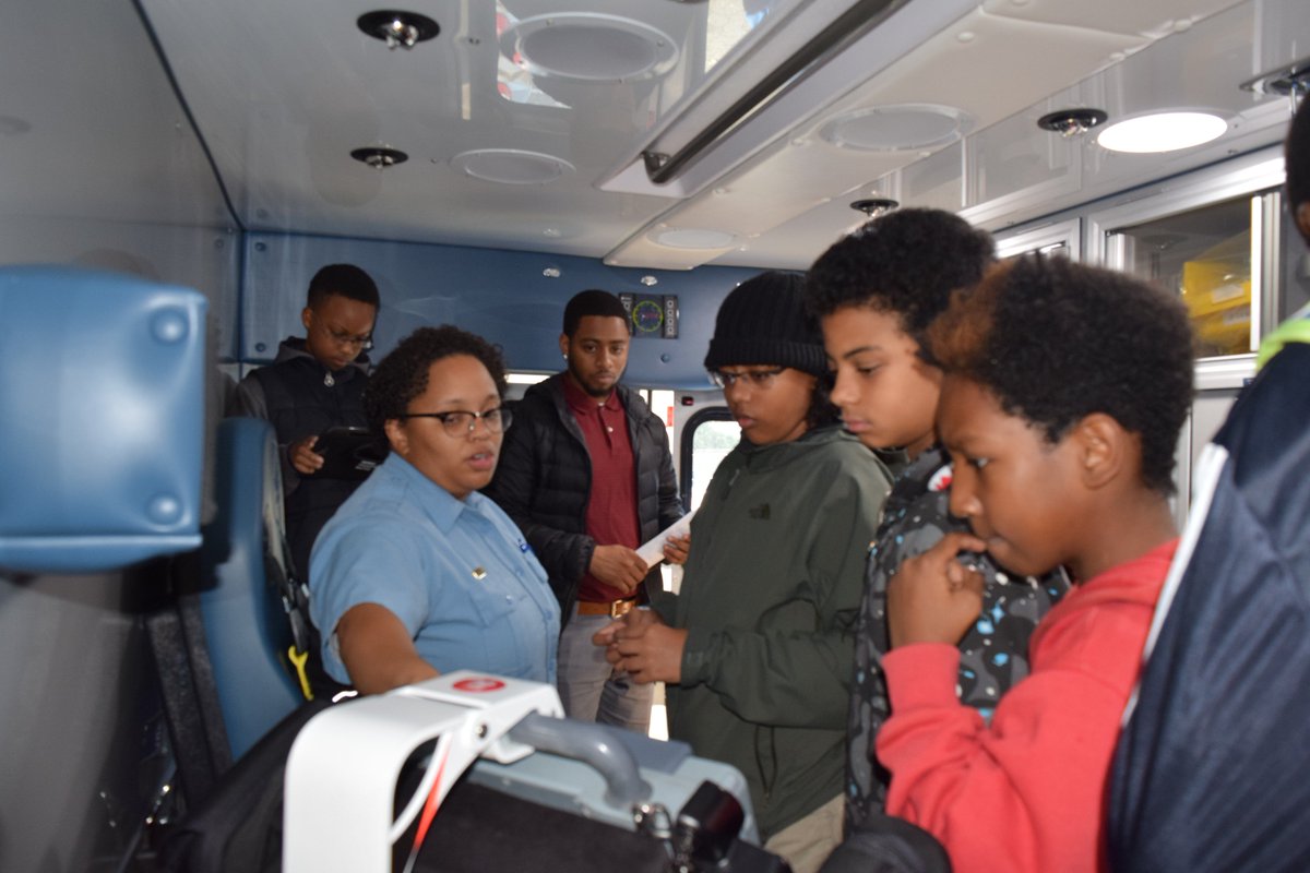 NCAT_VIL_MM's tweet image. The #VILMM Career Day was an amazing success thanks to the professionals who volunteered their time with students and parents. #NCAT #FutureofSTEM