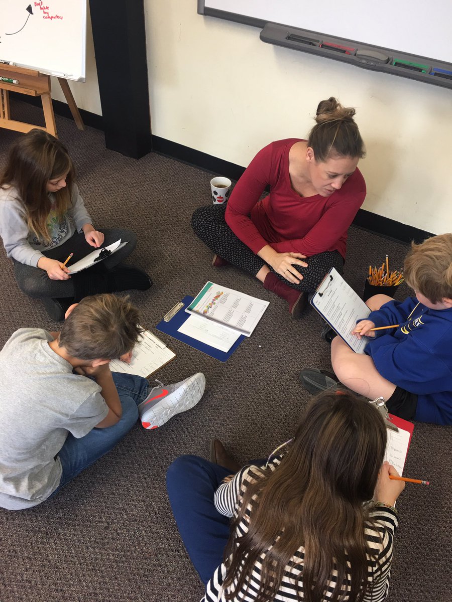BSDEaglesMO's tweet image. 4th Graders at Mark Twain working on math skills in various engaging centers. #TeacherCollaboration #MeaningfulMath