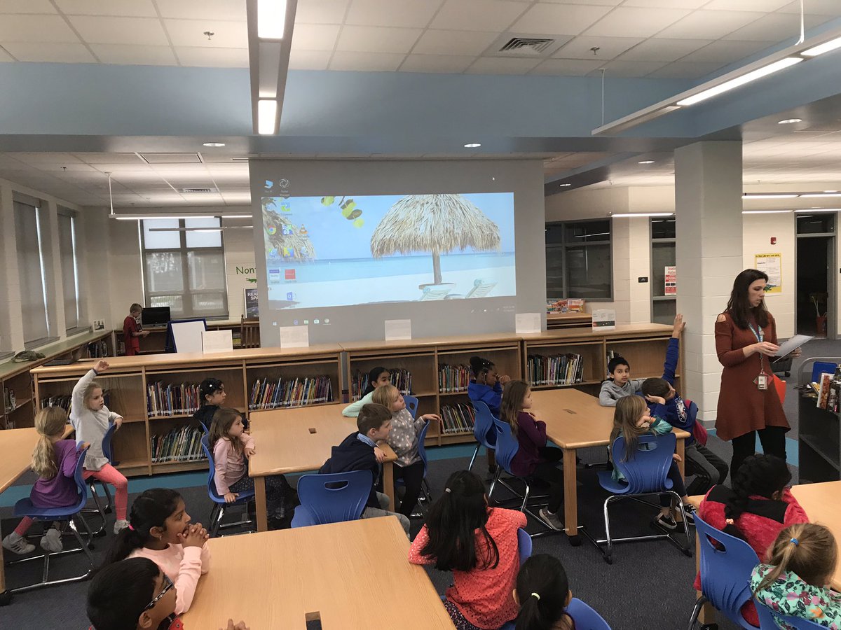 MsASchaeffer's tweet image. We love going to the Gator Pond to learn!!  Today we worked on Nonfiction Text Features @GPE_GatorPond @GoshenPostES #goGPGators #flexiblelibrary