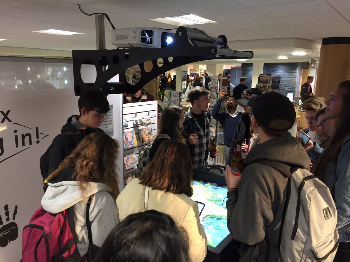 BritGeoSurvey's tweet image. Good end to the day at the @GeolSoc Careers Day at @BritGeoSurvey - our sand pit has been esp busy all day - here are @DerbyUni geo students hard at work !#DerbyGeo