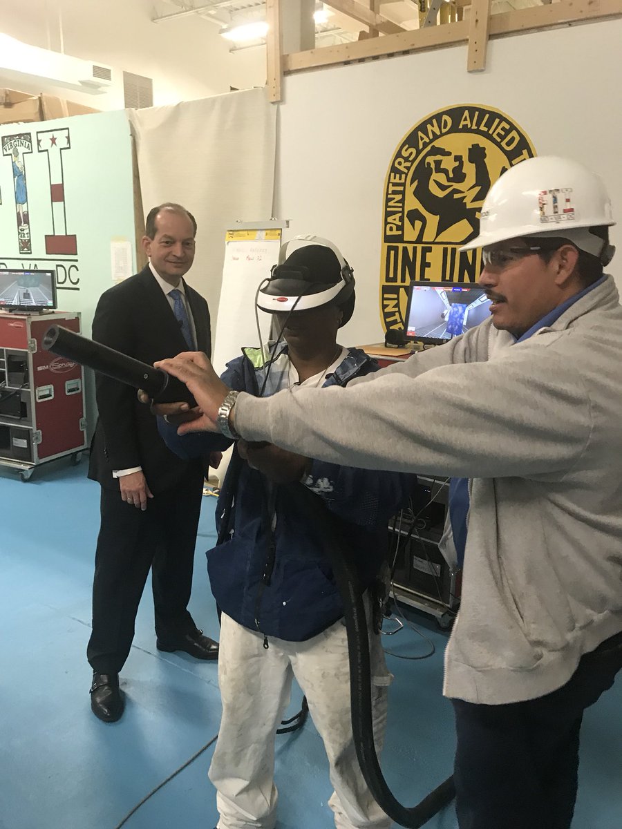 BrittonGreat's tweet photo. Yesterday in Lanham MD : #IUPAT DC51 w/#DOL @SecretaryAcosta and #MDDOL Secretary @KellyMSgulz discussing veteran and apprenticeship opportunities in the #finishingtrades #naw2018 @GoIUPAT https://t.co/RoXozCbJ01