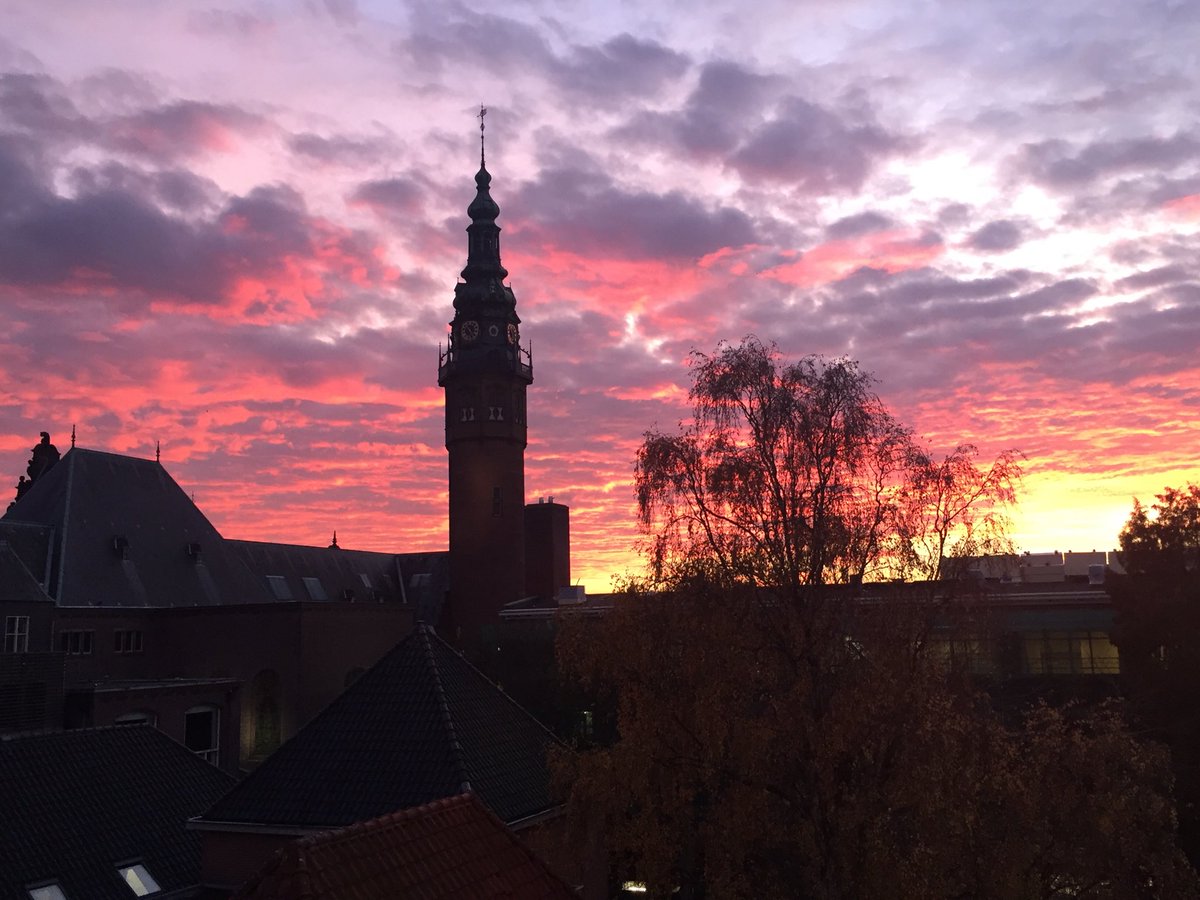 univgroningen's tweet photo. Look at the sky! #academybuilding #universityofgroningen https://t.co/zrxy1RUaou