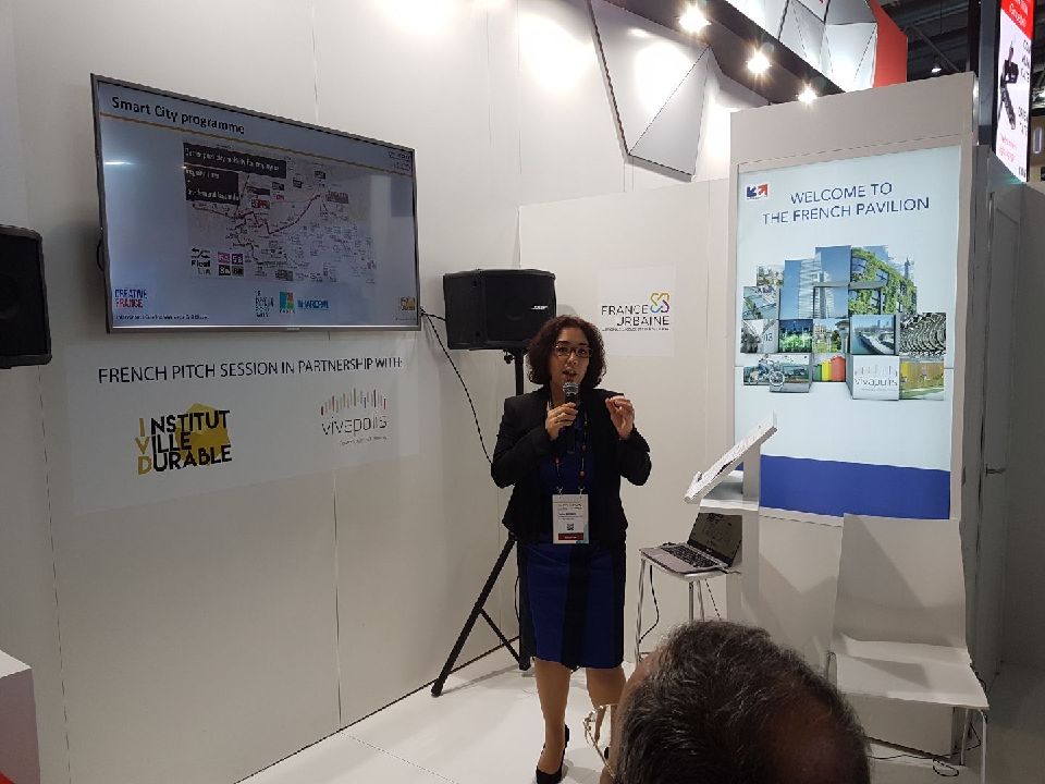 LeHavreMetro's tweet photo. « Notre programme pour le #Smartportcity repose sur trois engagements : 
1. Une ville connectée au service des citoyens
2. Un territoire durable et économe en énergie
3. Une ville innovante » 
#SCEWC #lehavre #SmartCity #SmartPortCity #citiestolivein @SmartCityexpo https://t.co/KasjpdMQ9I