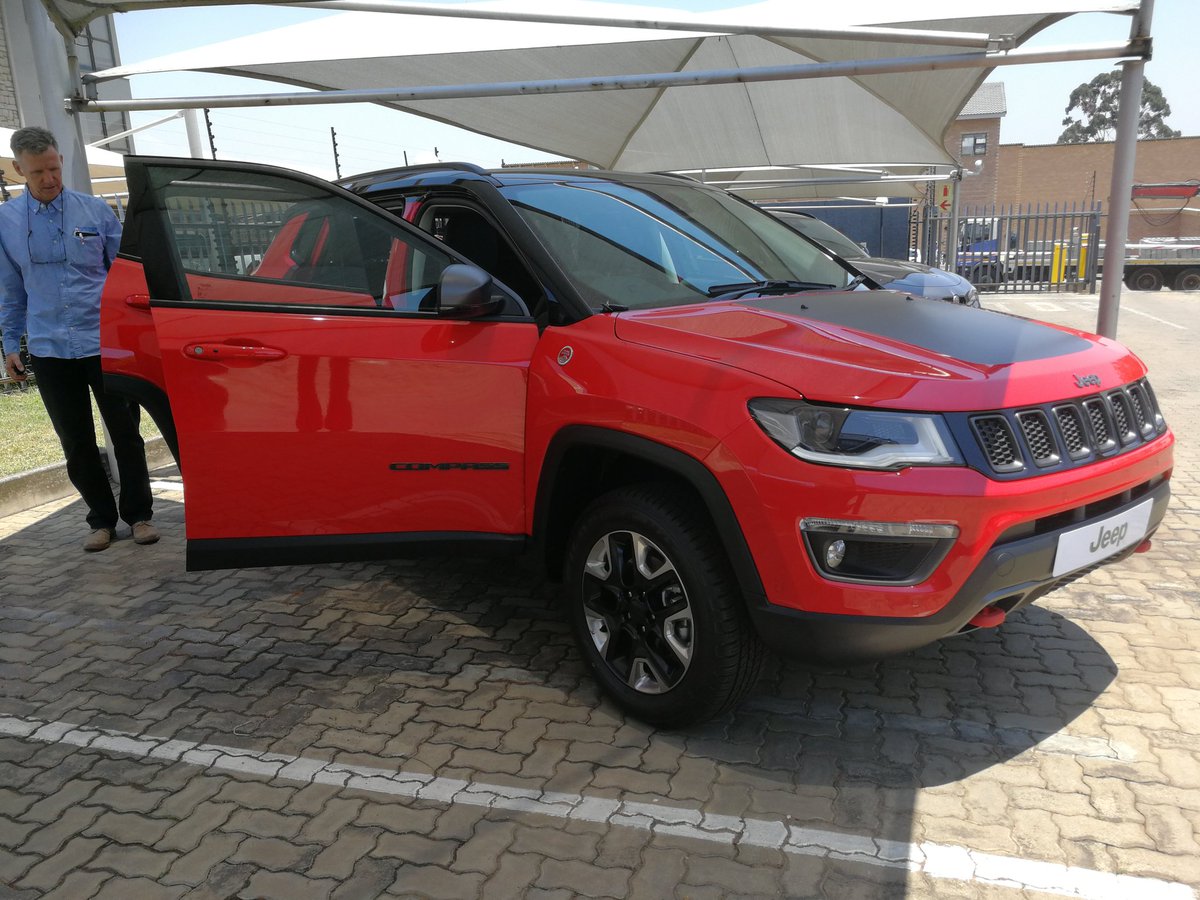 Also spotted at FCA today. The new Jeep Compass. It's even #TrailRated for proper Off-road use. @Jeep_SA @JeepClubUK @LesleySutton14 @TechnoBokMedia @MaqasaJezza @khuleonwheels @SteveSpeedZA @mtura712 @FritzElsza @DutchmanSeb @Wheels24