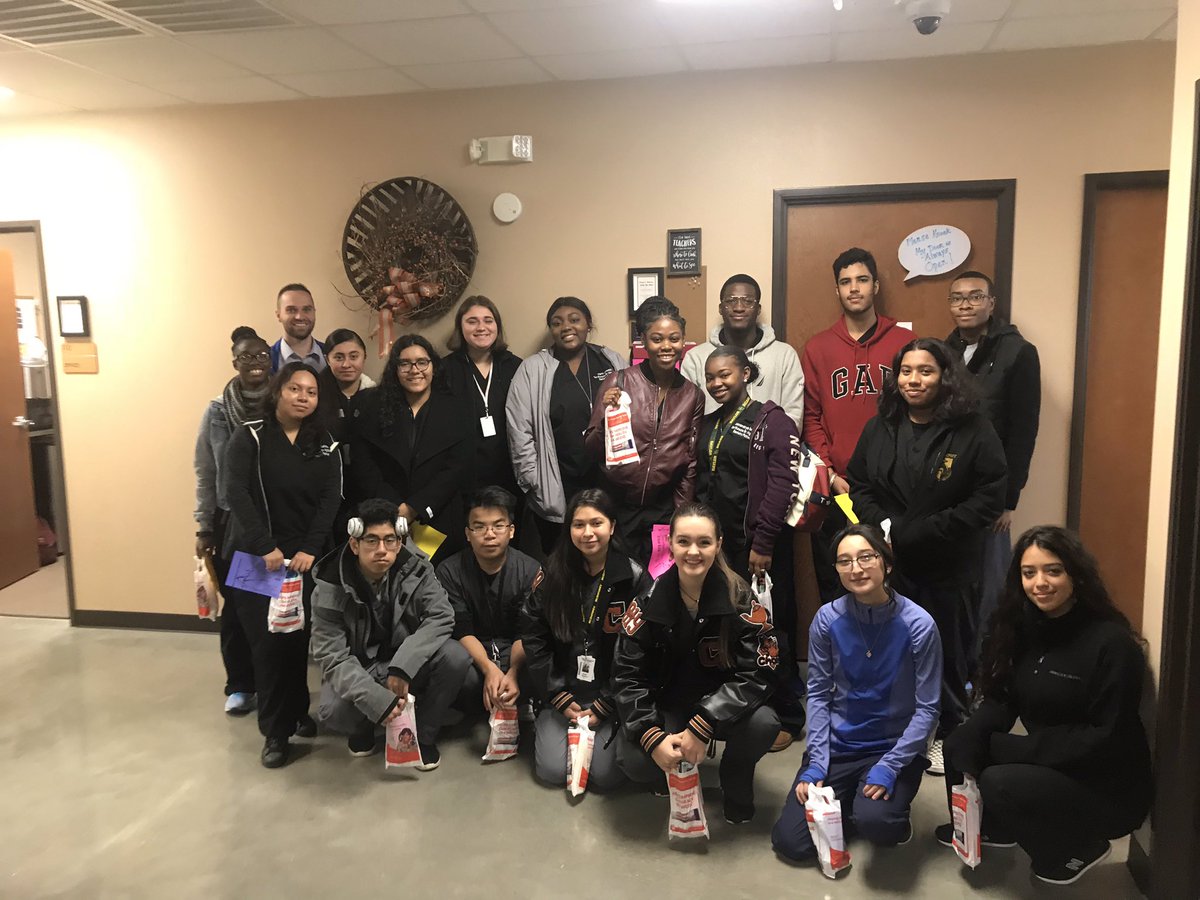CWHS_ProAcademy's tweet photo. The #Dentistry program got to see new hygienists and their instructors in action today at @LSC_Kingwood  today! One of the many partnerships with @lonestarcollege we get so much love and support from! #dentistry #SpringISD #cwhs #wunsche #SpringISD_CTE #lonestarcollege https://t.co/GrXSVakQbJ
