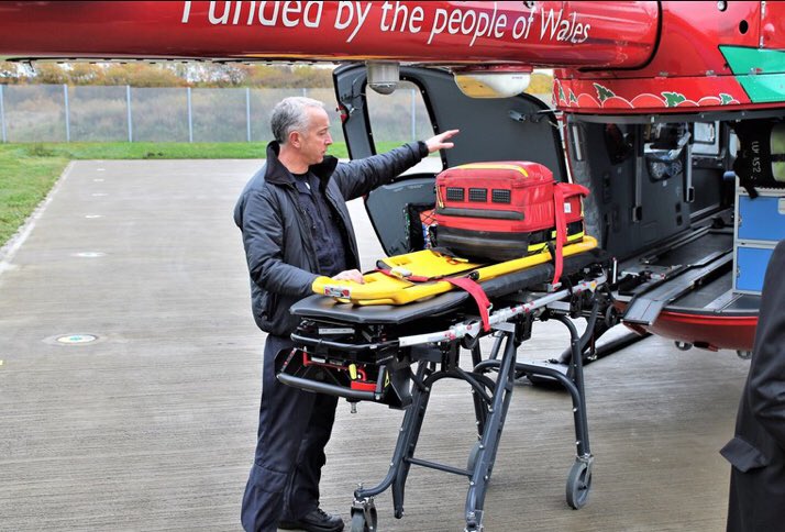 WestWalesMason's tweet photo. A grant of £4,000 to the Wales Air Ambulance from West Wales Freemasons has brought the total Masonic support given to air ambulances across the country to £2.3 million since 2007. @air_ambulance @MCF_Comms @WalesOnline @BBCWalesNews 
https://t.co/qzyAgXAD0Q https://t.co/gFa8h29GWB