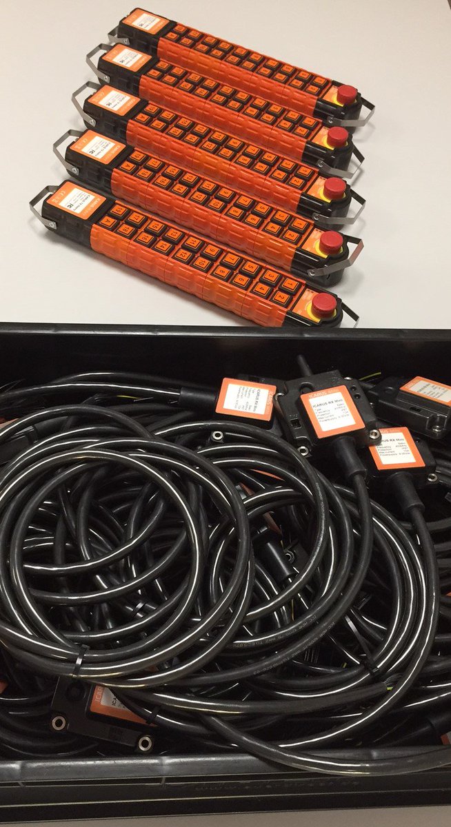 icpgroupnl's tweet image. Klaar gemaakt voor een mooi project #20knops #afstandsbediening #radioremotecontrol #20button om deuren te openen. ICARUS TX Heavy en TX Mini ontvangers.