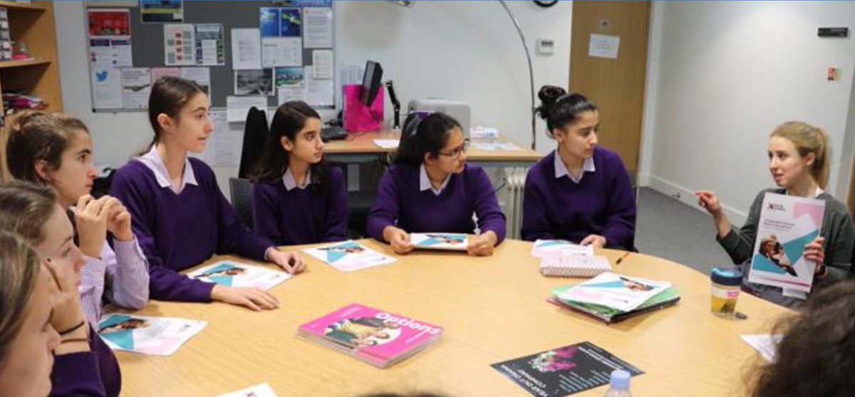 EnrichPutney's tweet photo. First day of rehearsals for the Independent Schools Mock Trial competition at the Crown Court in February ‘19. Go Putney! @putneyhigh @YoungCitizensUK #MockTrials https://t.co/T0KSrJn1se