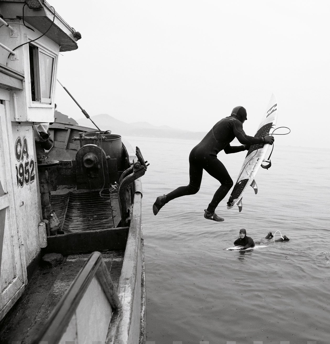 Surf wetsuit outlet deals