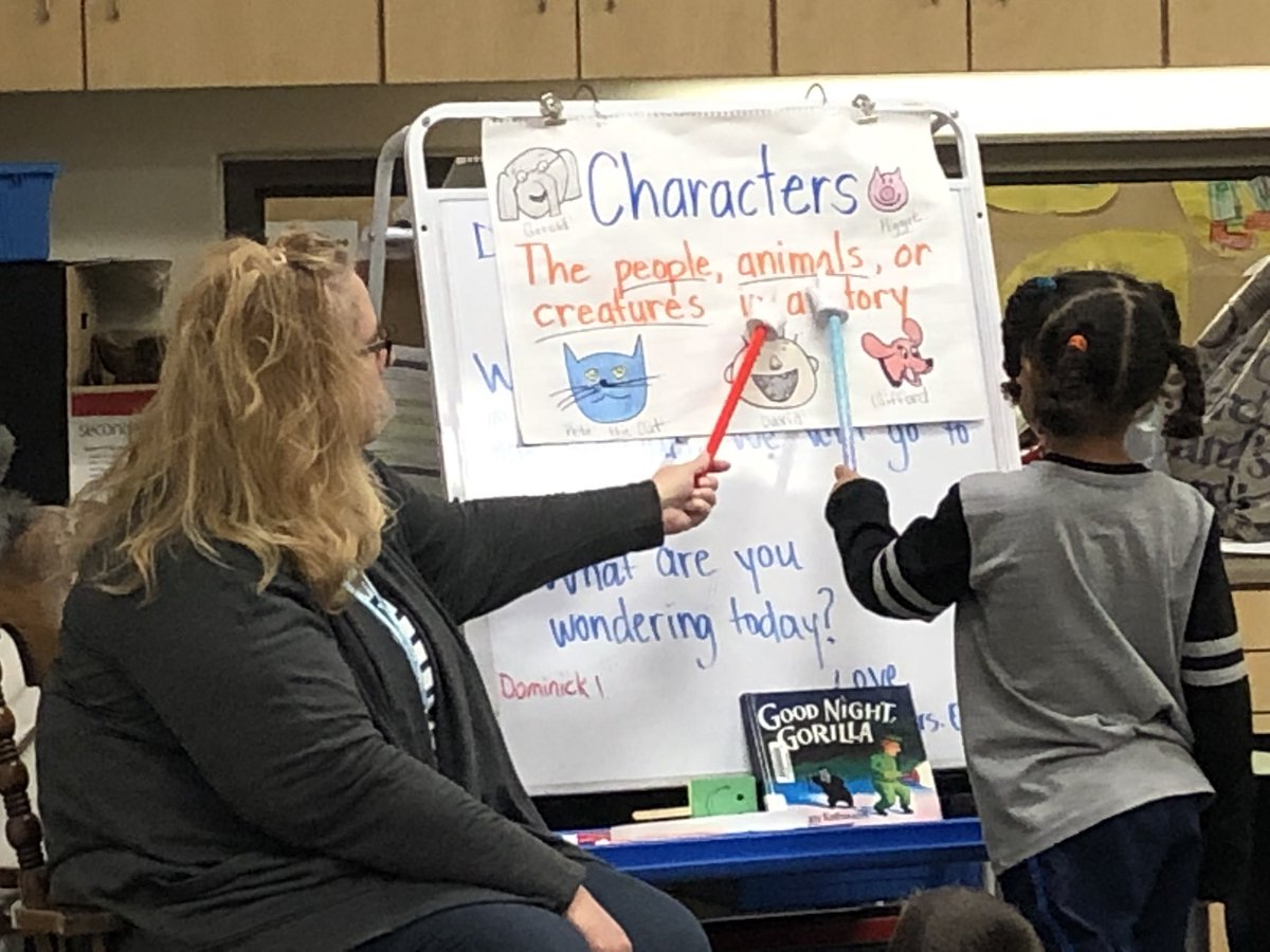 Reed_Elem's tweet image. Kindergarten identifying characters in multiple texts #LeadReed #readersareleaders @OlsenHasClass