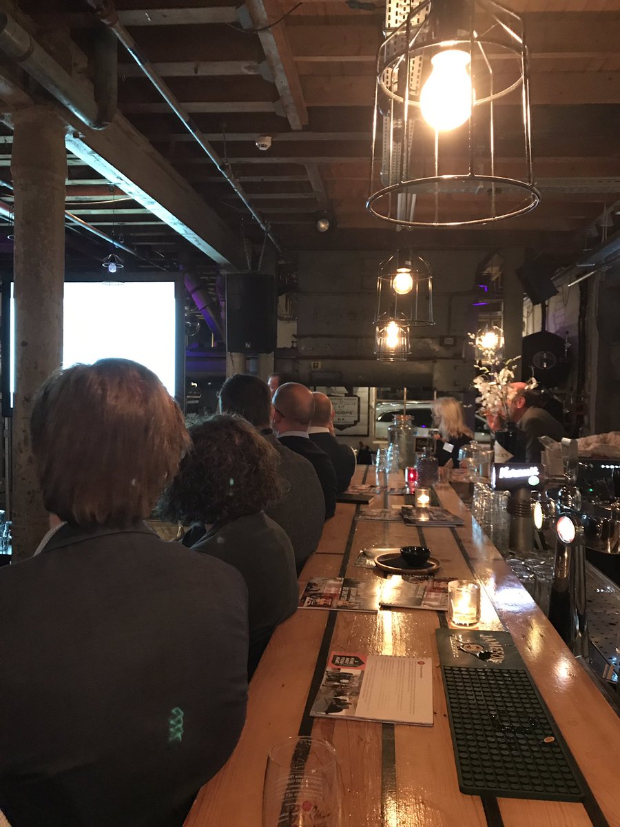 TwanTiebosch's tweet image. Klimaatverandering zorgt voor nieuwe culturen in de stad, en levert op lange termijn geld op in plaats van  dat het slecht is voor de economie @WerkplaatsDG #dpra-zuid