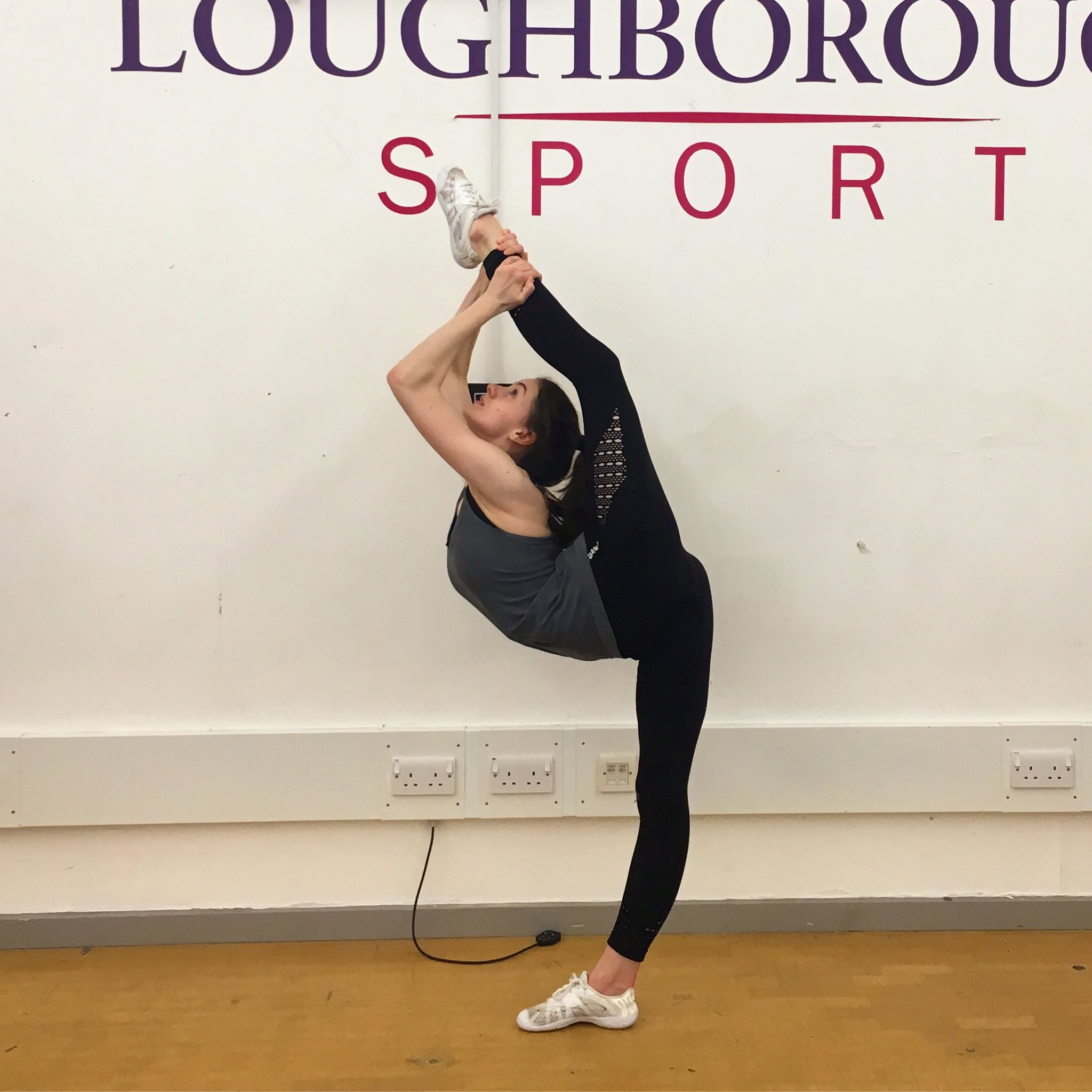 Cheer Hyperextended Needle