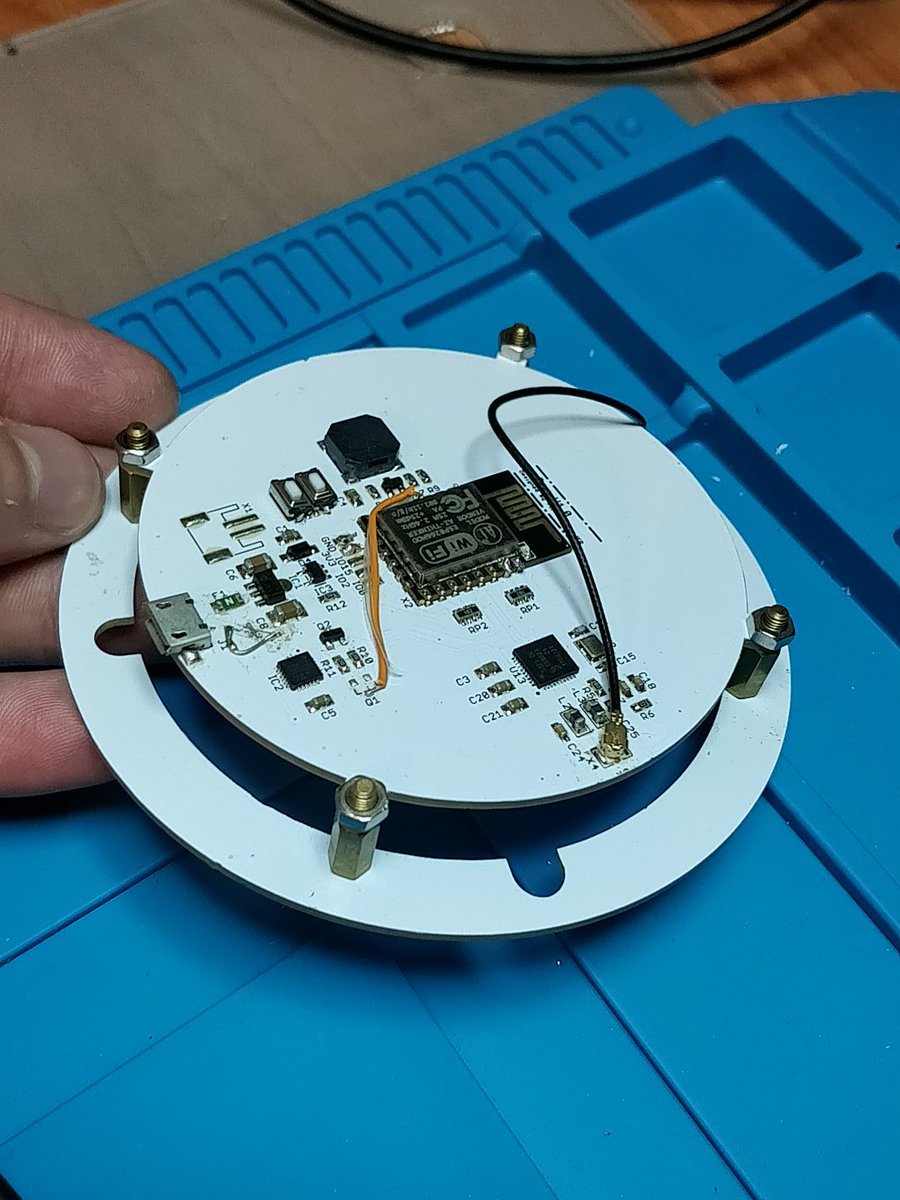 PiCharlier's tweet photo. @Netxing Ahah for the pn532 wifi (esp8266) I already made a prototype (keyduino ozone) but never produce it.. if you want the files are open and you can use them ! :P https://t.co/btDxX5L9F0