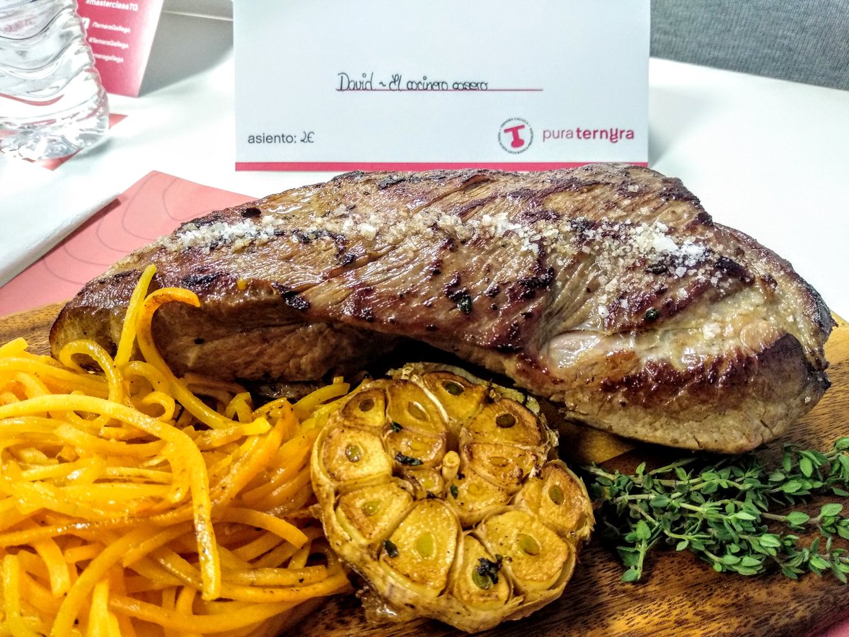 CocineroCasero's tweet photo. Finalizamos esta #MasterclassTG del chef Taky con este platazo para compartir en una reunión con amigos, Rabillo de cadera o croca de @TerneraGallega 
#terneragallega #ternera #galicia #galiciacalidade https://t.co/KRO1FH7OA6
