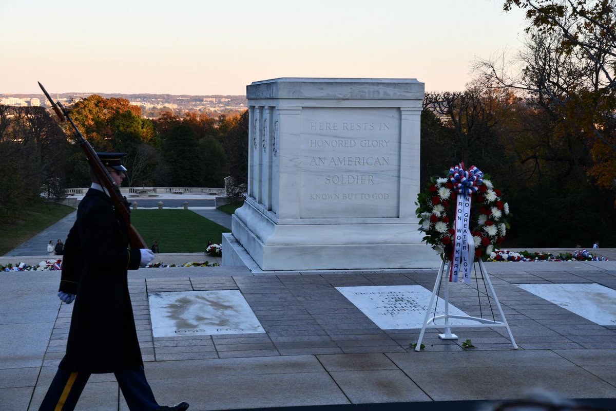 Yesterday we participated in a ceremony at @ArlingtonNatl to honor the sacrifices of soldiers during #WWI by laying a wreath on the tomb of the #UnknownSoldier. #VeteransDay
