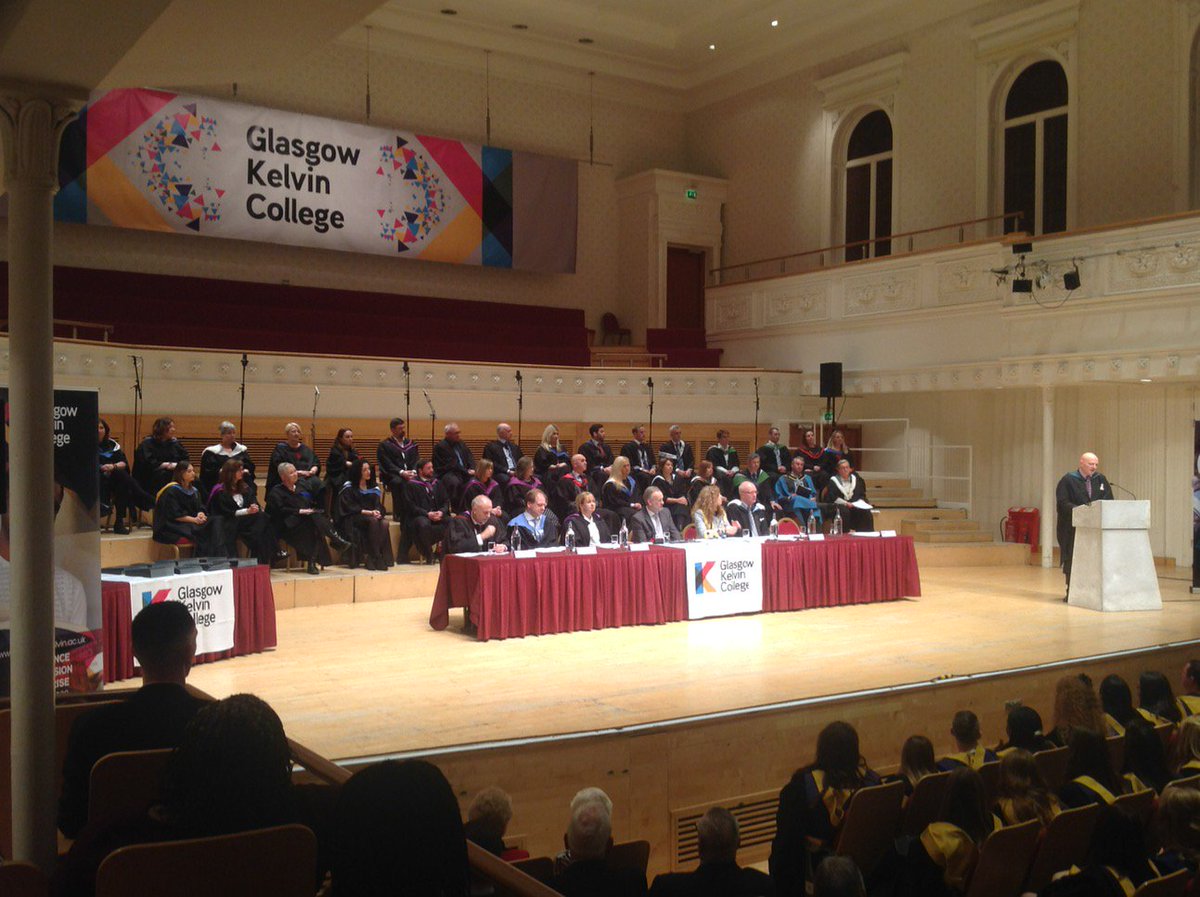 llang8's tweet photo. Great to see so many inspirational staff at #graduation18 @GKCollege celebrating the success of their students! https://t.co/bvBhCB1yMc