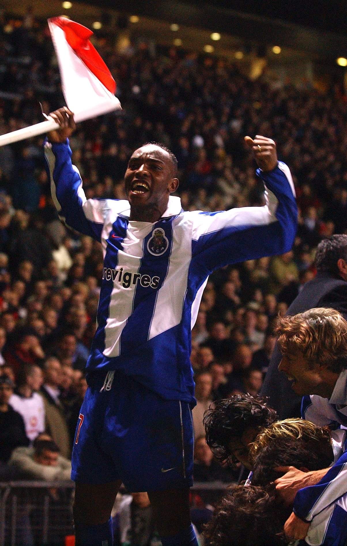 Benni McCarthy, 41.º   Deixa a tua mensagem de parabéns! Happy birthday! iFeliz cumpleaños! 