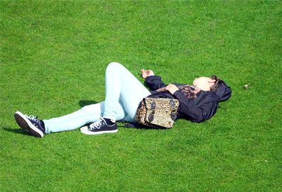 Get_Thrive's tweet photo. Kids These Days! What You Need to Know About Teen Sleep-Texting
https://t.co/UzYn8moOgQ 
#health #wellness #teen #texting #sleep #drdavecampbell https://t.co/PlfPtxhSgl