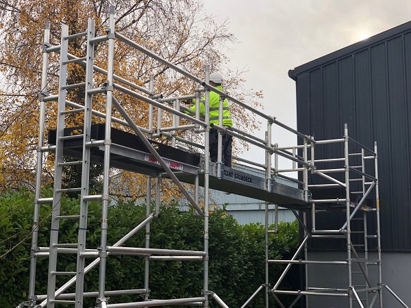 RidgewayOnline's tweet photo. Check out our INSTANT Spandeck range, it is a lightweight aluminium premier walkway. It will gave you safe access whist working at height #Spandeck #towersafetyweek #INSTANTUPRIGHT #PASMA https://t.co/O0dfNFo2nk https://t.co/cX1ECVMv56 https://t.co/Wv3jZRM9eV