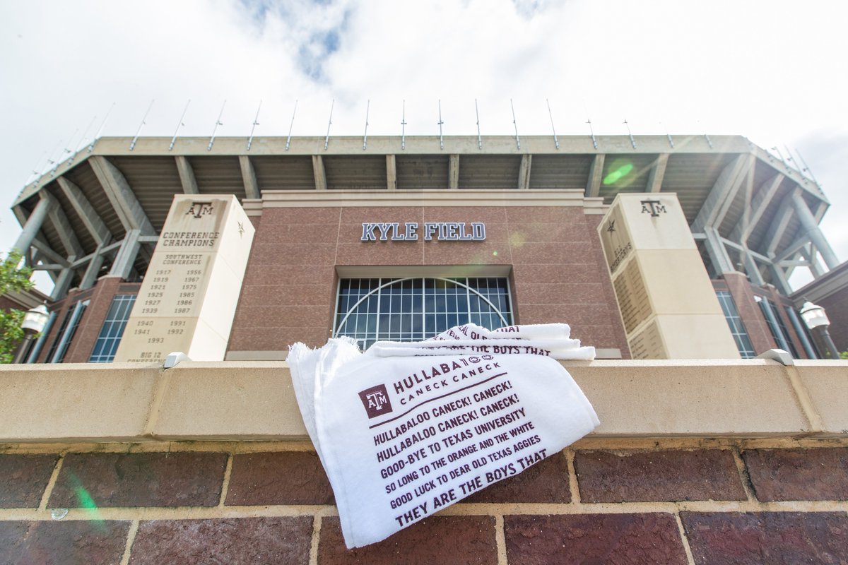 Didn't get a commemorative Aggie War Hymn towel at Midnight Yell? We're giving away another 50! 👍

Retweet by midnight for a chance to win. #tamu