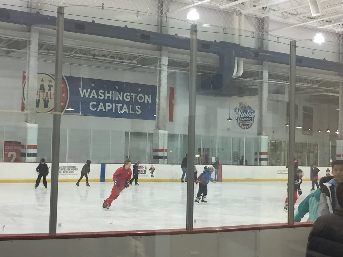 Hopettes's tweet image. Barrett Skates, is off and running! Come on out! #KWBPride