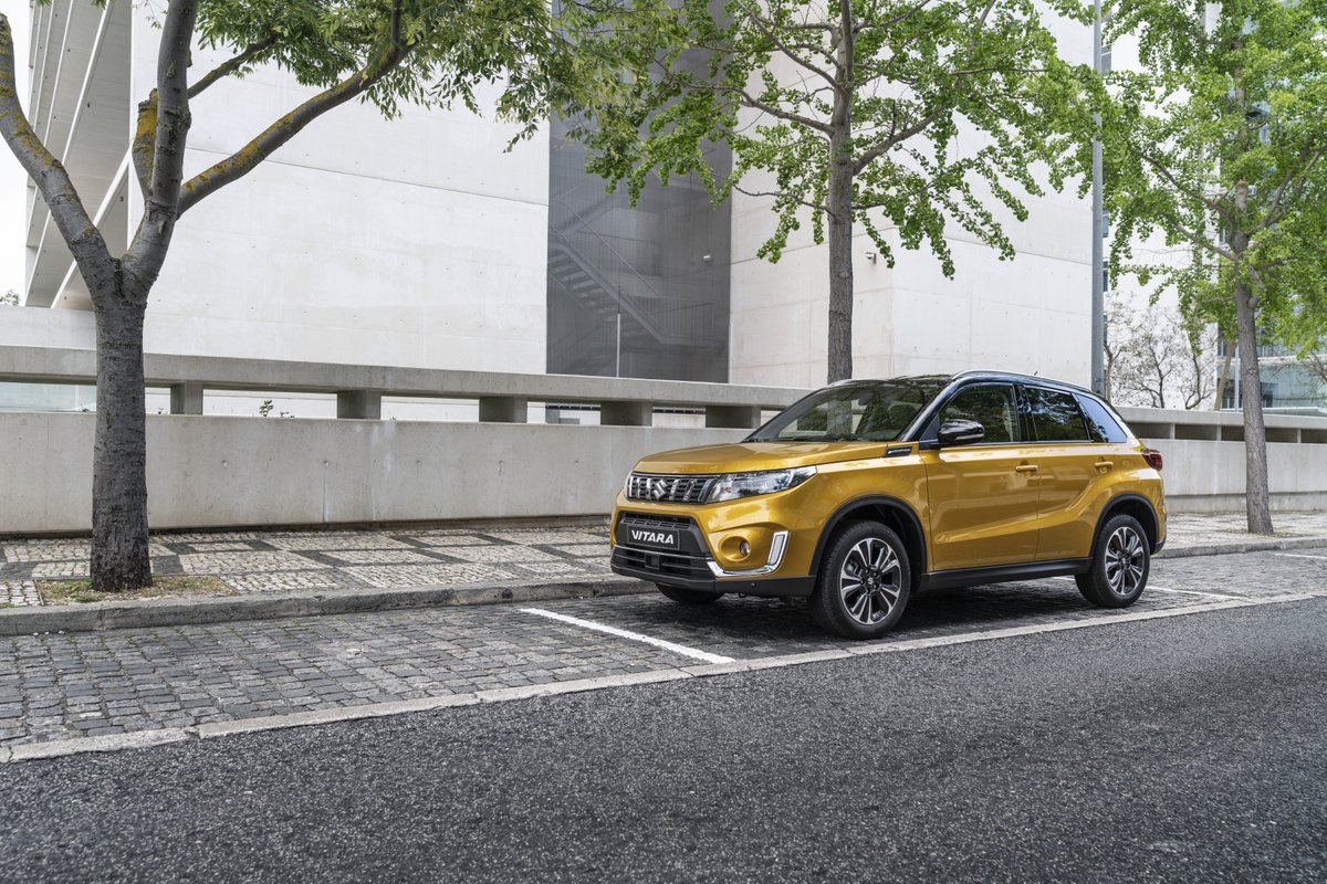 _NachoSalvador's tweet photo. Alucinante cómo funcionan los modernos motores pequeños de gasolina. Hoy hemos probado el nuevo @SuzukiIberica Vitara 1.0 de 111 CV y va de maravilla. Debo reconocer que siempre he tenido especial favoritismo por los gasolina, pero es que éste tricilíndrico me ha gustado mucho 😍 https://t.co/T1Pss9QFXe