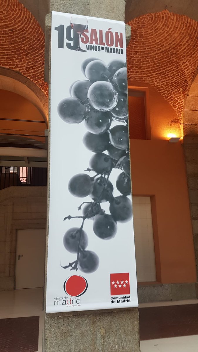 Arganda_Ayto's tweet image. Hoy se celebra el XIX Salón de los Vinos de Madrid con la presencia de las 36 Bodegas de la Denominación de Origen Vinos de Madrid. Entre ellas la Cooperativa Vinícola de #Argamda representada por su Director y Concejal de Empleo Irenio Vara Más información facebook @Arganda_Ayto