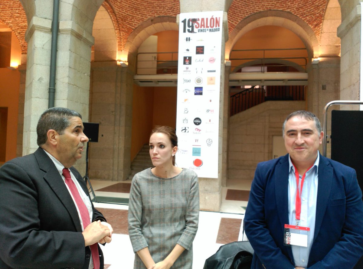 Arganda_Ayto's tweet image. Hoy se celebra el XIX Salón de los Vinos de Madrid con la presencia de las 36 Bodegas de la Denominación de Origen Vinos de Madrid. Entre ellas la Cooperativa Vinícola de #Argamda representada por su Director y Concejal de Empleo Irenio Vara Más información facebook @Arganda_Ayto