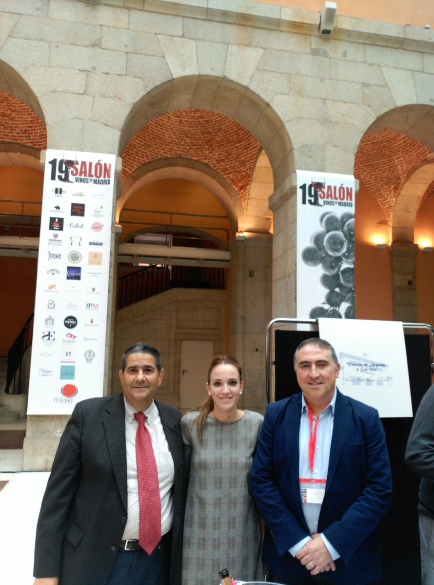 Arganda_Ayto's tweet image. Hoy se celebra el XIX Salón de los Vinos de Madrid con la presencia de las 36 Bodegas de la Denominación de Origen Vinos de Madrid. Entre ellas la Cooperativa Vinícola de #Argamda representada por su Director y Concejal de Empleo Irenio Vara Más información facebook @Arganda_Ayto