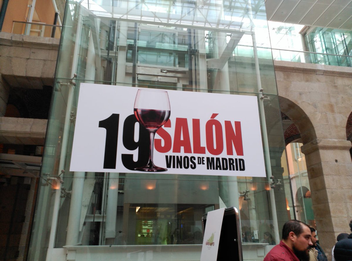Arganda_Ayto's tweet image. Hoy se celebra el XIX Salón de los Vinos de Madrid con la presencia de las 36 Bodegas de la Denominación de Origen Vinos de Madrid. Entre ellas la Cooperativa Vinícola de #Argamda representada por su Director y Concejal de Empleo Irenio Vara Más información facebook @Arganda_Ayto