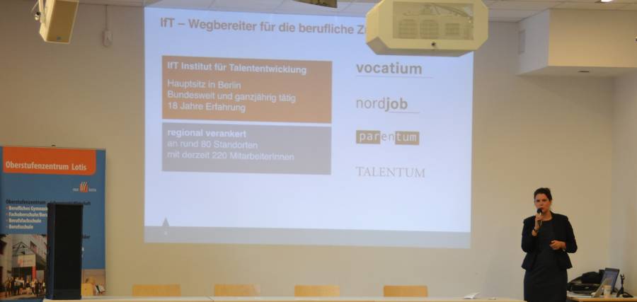 Osz Informations Und Medizintechnik Messe Meister Master Berlin Beruflich Am Ball Bleiben Die Neue Messe Fur Weiterbildung Studium Arbeitsplatze Und Existenzgrundung Meister Master Berlin Findet Samstag 24 November 18 Am Osz Lotis