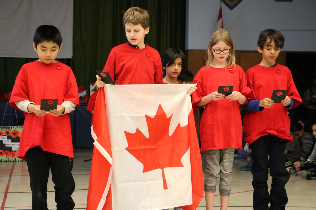 McM_MsT's tweet photo. Students reciting In Flanders Fields #LestWeForget #RemembranceDay2018 #Remember100 @tdsb @McMurrichParent #CanadaRemembers https://t.co/IQ7Y5tGnaZ