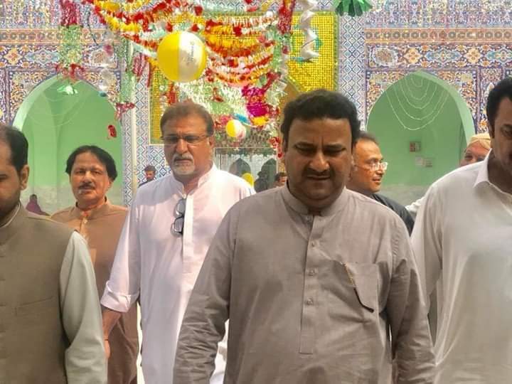 KamranUmarK's tweet photo. Honourable @ZiaLanjar ,EX-Minister for Law& Prision & Mr. Abdul Bari Pitafi Minister for Live Stock Inaugration the #747th Uris #Mubarak of Hazart Sakhi Jam Datar at Jam Sahib District #ShaheedBenazirabad.
@AseefaBZ @BakhtawarBZ @sardarshah1 @Qasimsoomro https://t.co/jG33Gn4J2X