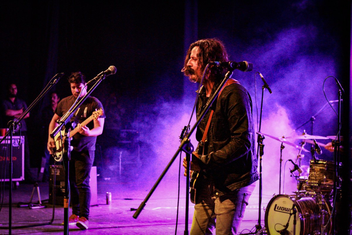 mango_fest's tweet photo. Excelente presentación de @damangoband abriendo el show de Carlos Sadness ⚡️⚡️⚡️ https://t.co/Vsg4TJfa4f