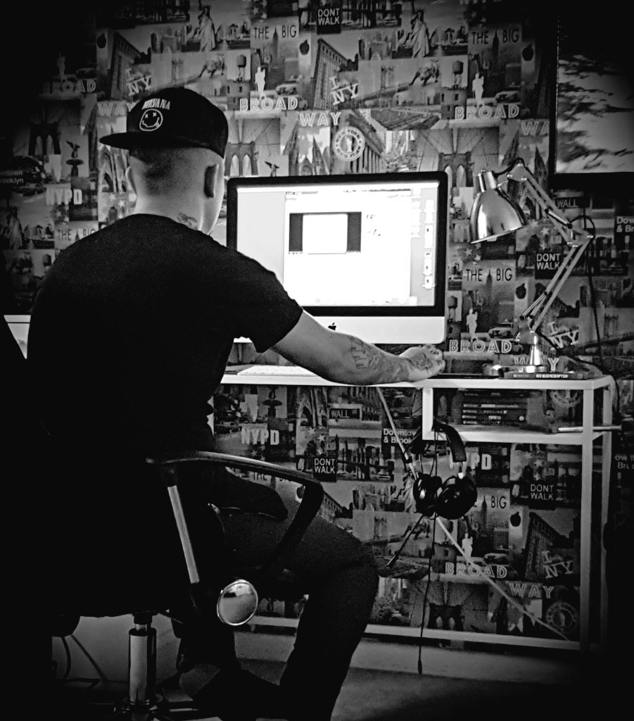 ShizzyGang's tweet image. Working Hard To Get Shizzy Gang Up And Running Join Follow mixer/shizzygang @CompNetworking  @Xbox @the_hypezone @SGH_RTs @LaZy_RTs @QuickRTs_ @PLAYERUNKNOWN @UltimateTeamUK @MixerRetweet @WatchMixer @CallofDuty @Dexerto @socialgamingnet