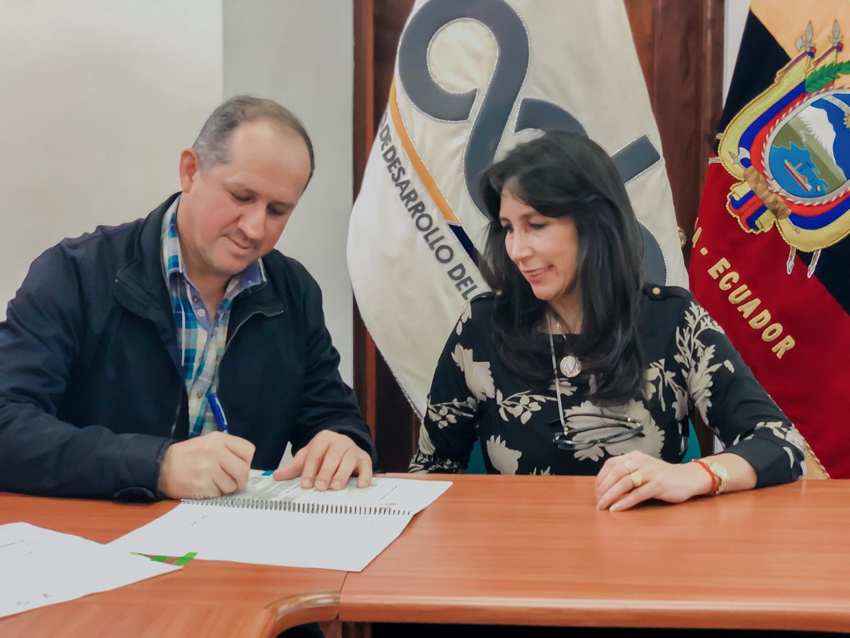 Persona sosteniendo dólar billete ilustración, dibujo de dinero stock  photography, sosteniendo una mano de animación dólar, cara, mano,  fotografía png | PNGWing, image size:1200x900