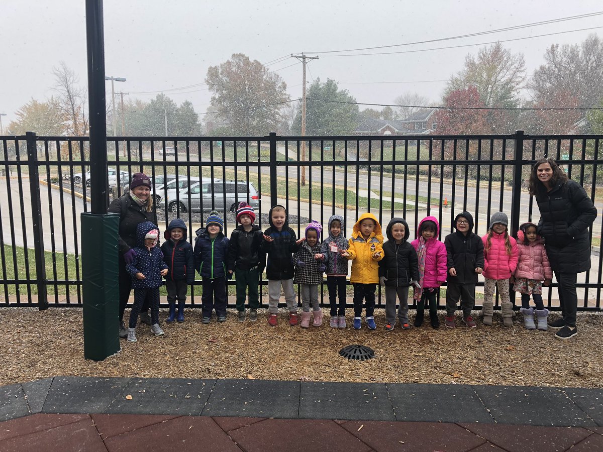mrskatiejunge's tweet photo. We’ve got some happy friends today! Let it Sn❄️w! #EarlyRock #MHSEarlyRock https://t.co/MRToU7UuiO