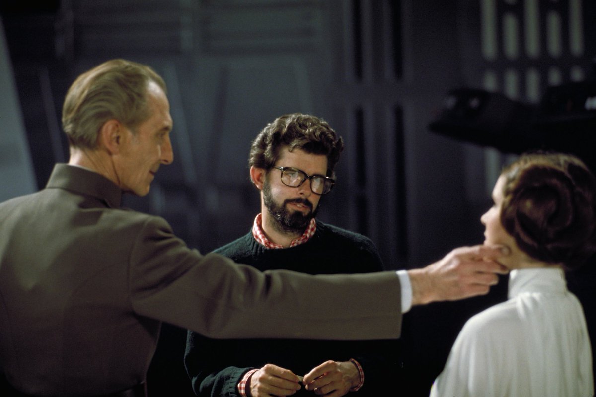Peter Cushing, George Lucas and Carrie Fisher behind the scenes of Star  Wars (1977), image size:1200x800