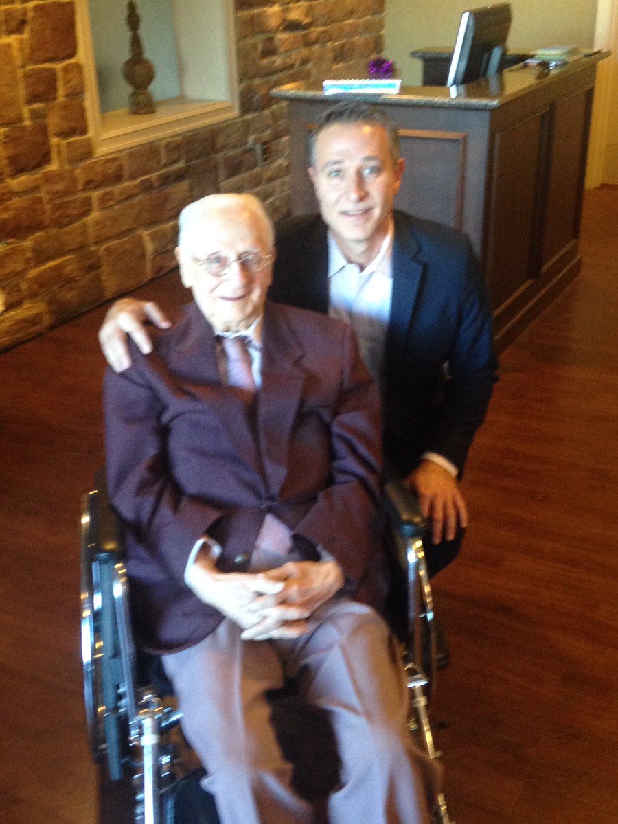 JeffAStauffer's tweet photo. Happy 102nd Birthday and #VeteransDay18 to my #WW2 Grandfather.  Thanks for your service! https://t.co/vXIndBZyBx
