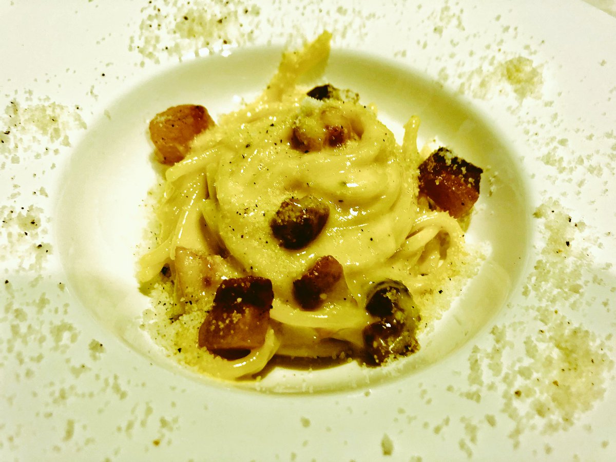 Si chiama Riccardo Romolo, ha 24 anni, lavora con <a href="/royscs/">roy caceres</a> da <a href="/metamorfosiroma/">metamorfosiroma</a>. A lui il primo premio del contest per cuochi under 30 intitolato ad Alessandro Narducci. La sua #carbonara ha convinto la giuria a Excellence Roma 2018