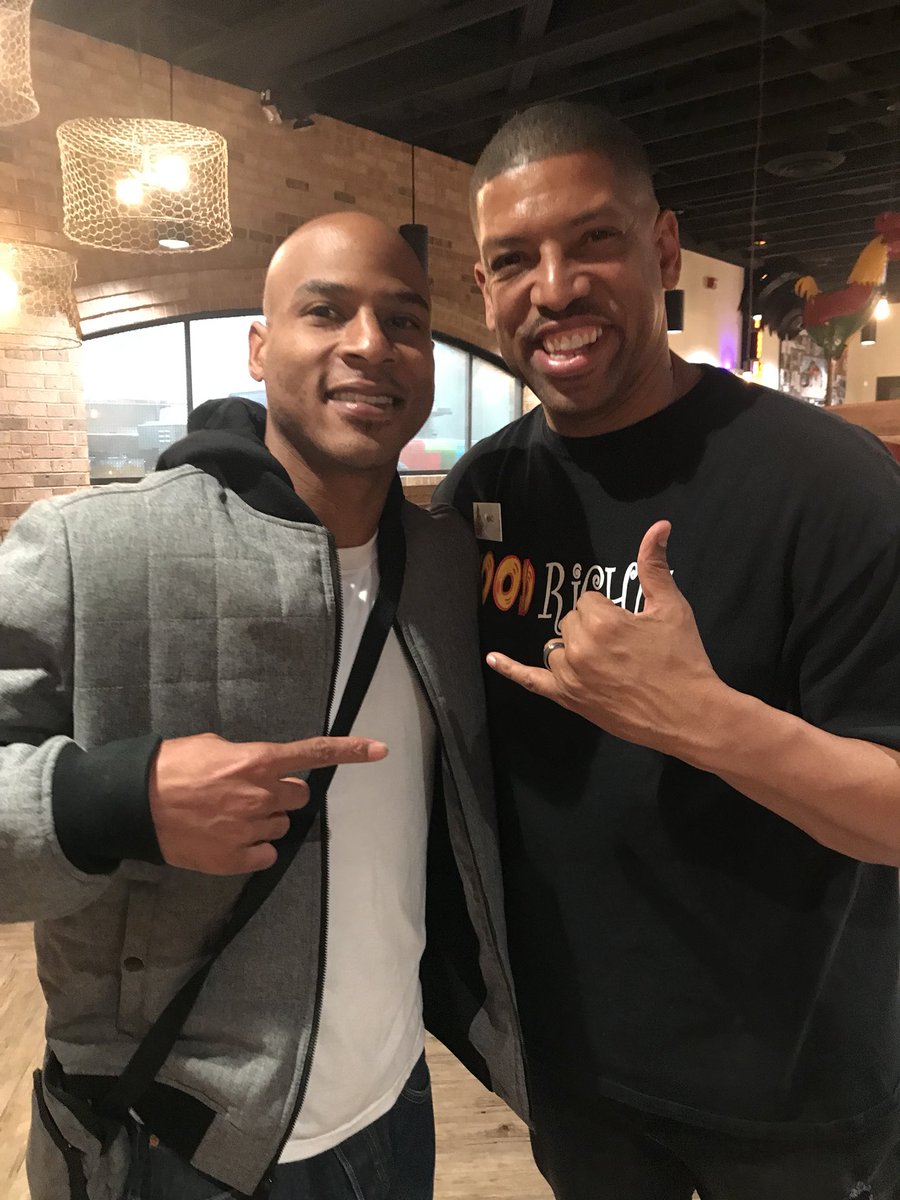 MLB333's tweet photo. It was so great seeing my big cousin and mentor yesterday! Appreciate you KJ, got some big things n the works! #family #LoLos #702Attack https://t.co/NpGHWzyEIM
