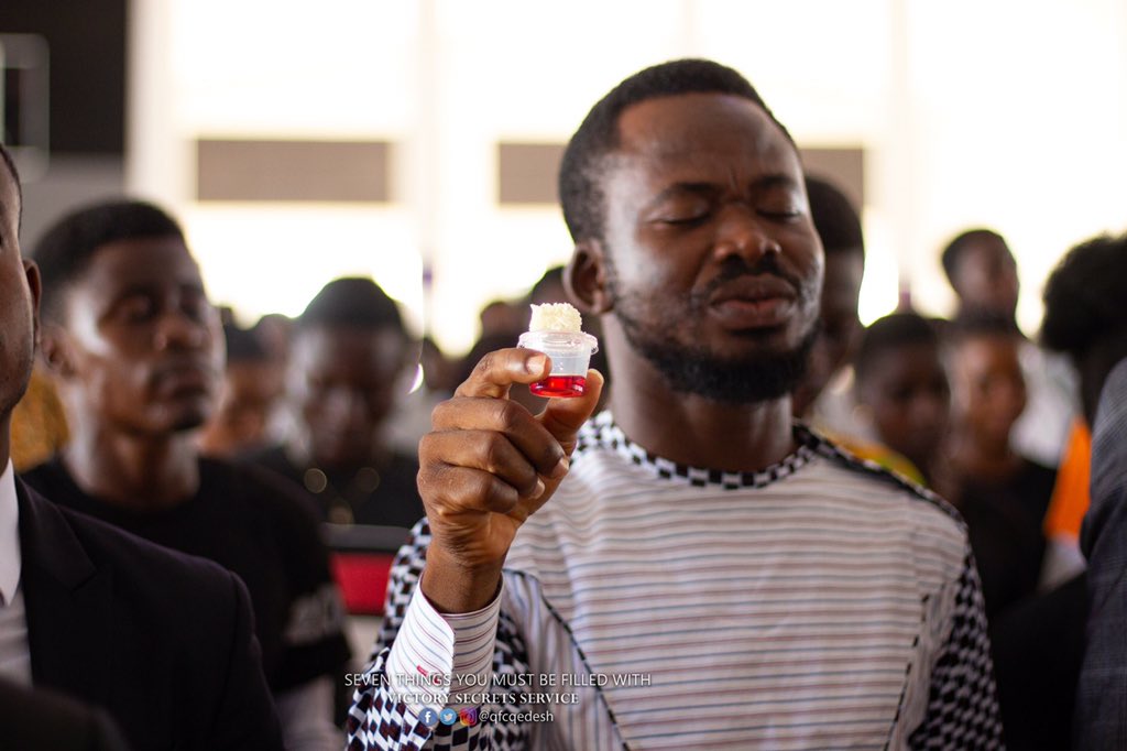 themakariosCH's tweet photo. #strongchristian #howtohaveadeeperchristianlife #qfcqedesh #victorysecretsservice #BishopEddyAddy #communion https://t.co/z8pvtHgUN3