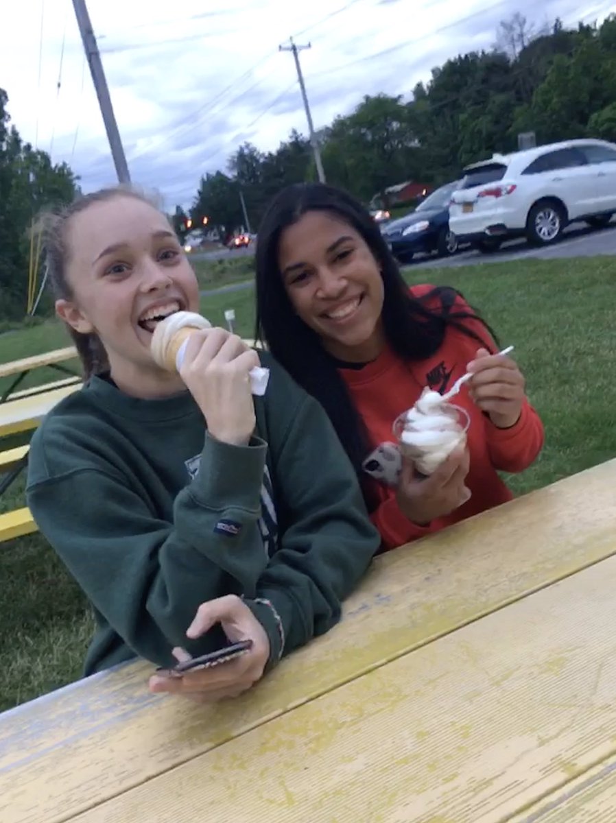 samirobinsonn's tweet photo. Happy 17th Em💙💙💙 i wouldn’t trade our movie &amp; ice cream dates for the world!! hope today is as great as you😋😋love youuuu forevaa #worktea https://t.co/8RDnkzJN6b