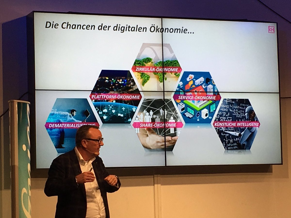 telefonica_de's tweet image. Chancen der digitalen Ökonomie zeigt @karlheinzland bei den #DataNight auf.