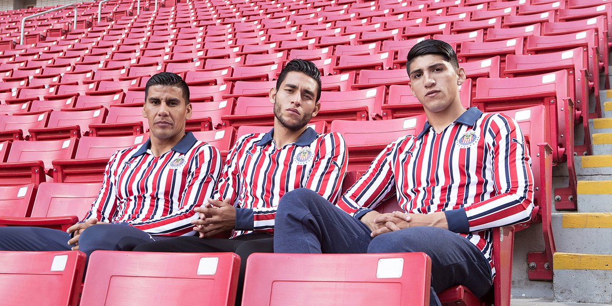 LMFOXSports's tweet photo. Recuerden, hoy estrenamos horario, canal e imagen. 

Participen con nosotros en nuestra dinámica...

¿Te gustó el jersey de @Chivas para el mundialito?

❤️Sí, toma mi quincena
🔃No, prefiero mi pijama

@jimenaofficial @GersonMarlon @duverman 

Nos vemos 3:00 pm por @FOXSportsMX https://t.co/xsXxawHUqy