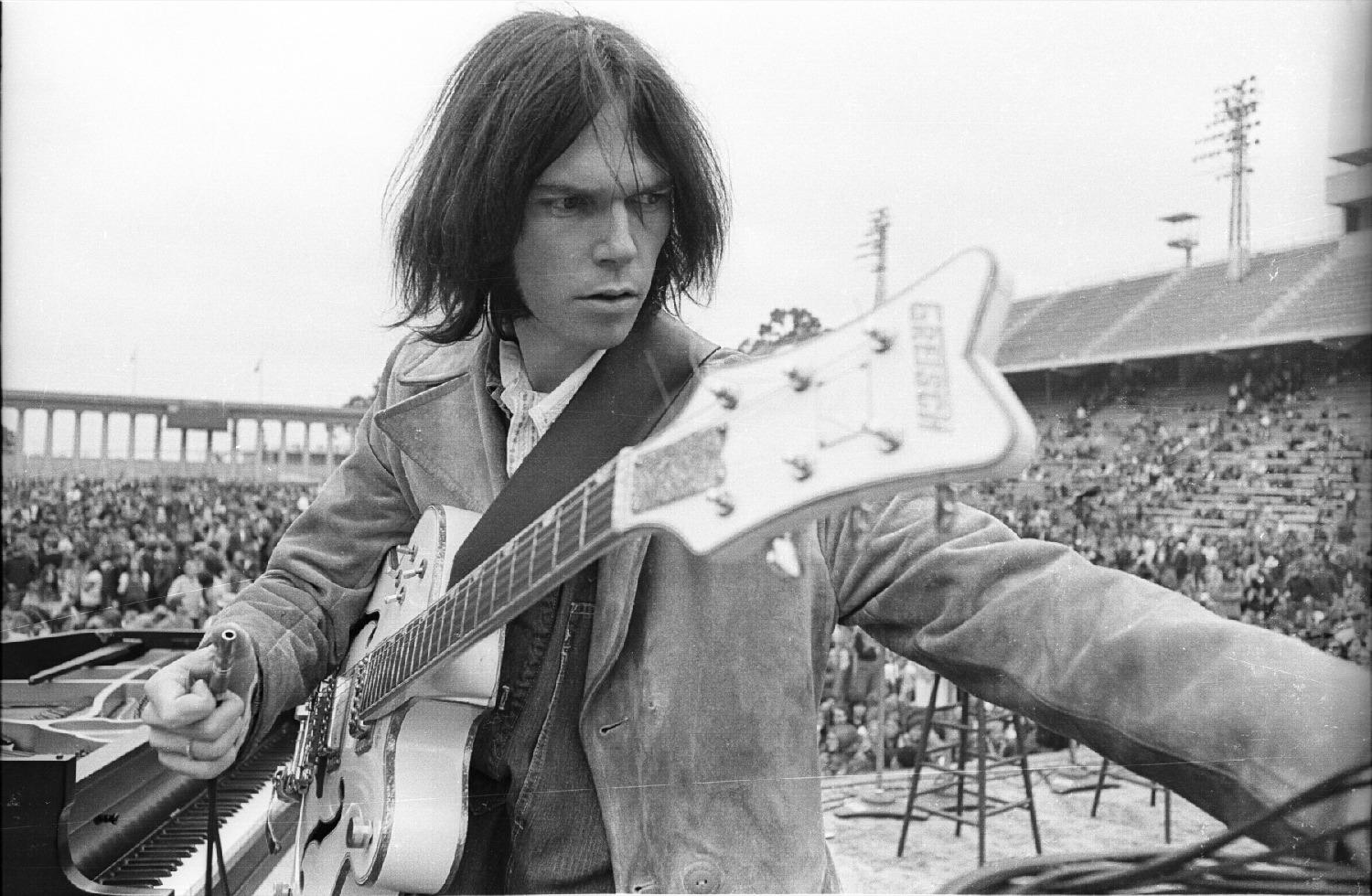 Happy Birthday Neil Young! Keep on rockin\ 